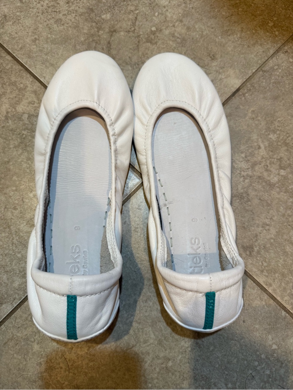 Women’s size 9 White Ballet Flats with Teal Accent like new